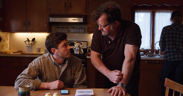 Casey-Affleck-and-Kenneth-Lonergan-on-the-set-of-MANCHESTER-BY-THE-SEA